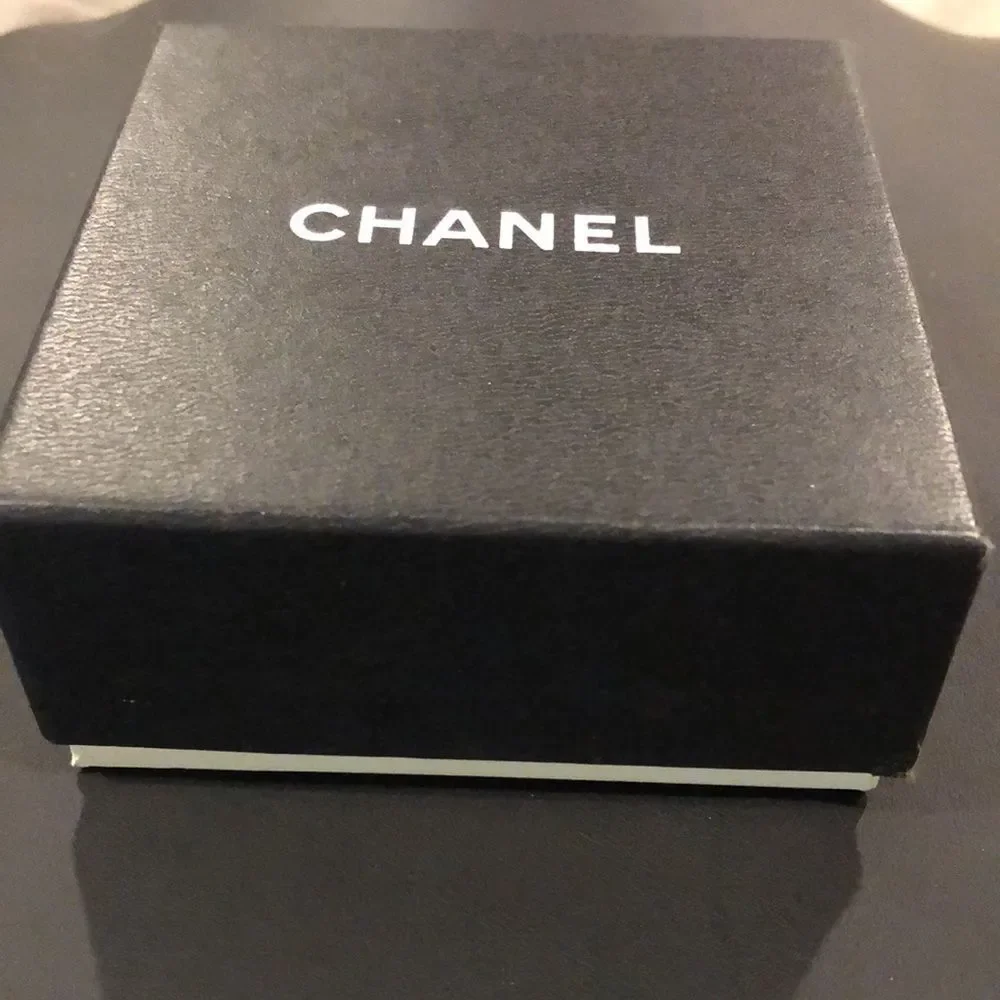 CHANEL COCO Mark Pearl Swing Earrings 95P Engraved w/ Box 24k Gold Plated